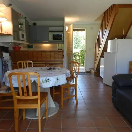 Le Lavandou, 3 Pieces, 4 Personnes - Fr-1-251-681 Apartment Le Lavandou