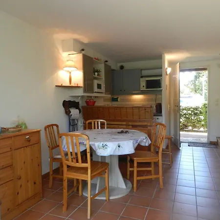 Le Lavandou, 3 Pieces, 4 Personnes - Fr-1-251-681 Apartment *
